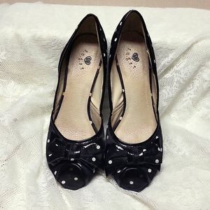 Sugar Black with White Polka-dot and Bowtie on Toe Heel no size likely fit 8-8.5
